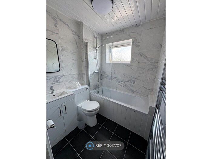1 Bedroom Flat To Rent In Fownhope Close, Redditch, B98