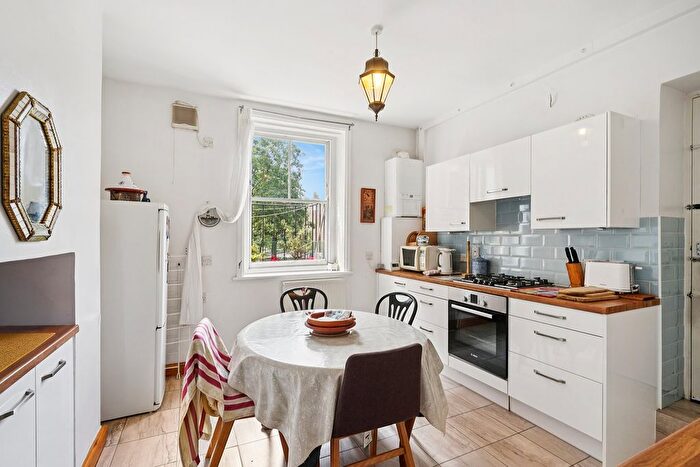 2 Bedroom Flat For Sale In Queen Caroline Street, Hammersmith, London, W6
