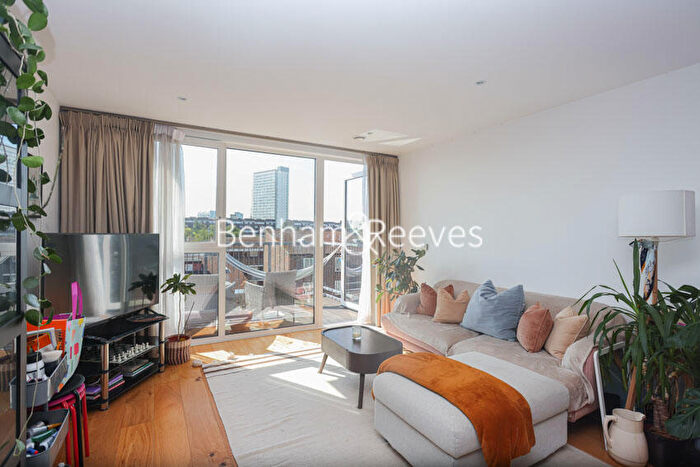 2 Bedroom Apartment To Rent In Winchester Square, London, SE8