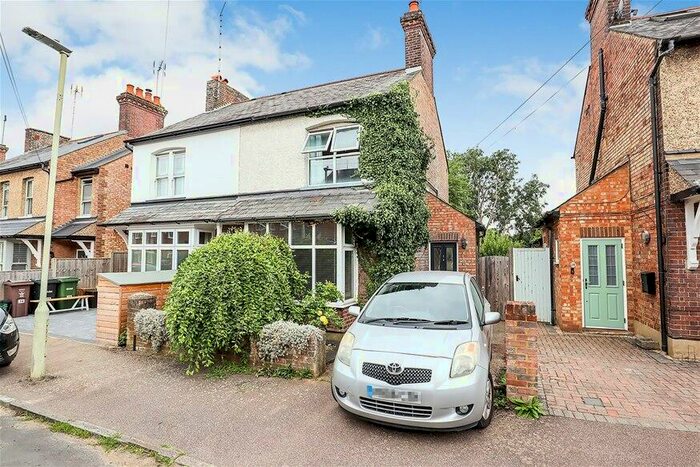 3 Bedroom House To Rent In Kingcroft Road, Harpenden, AL5