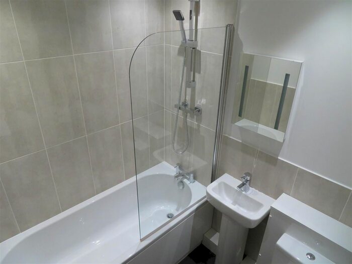 2 Bedroom Property To Rent In Isambard Brunel Road, Portsmouth, PO1