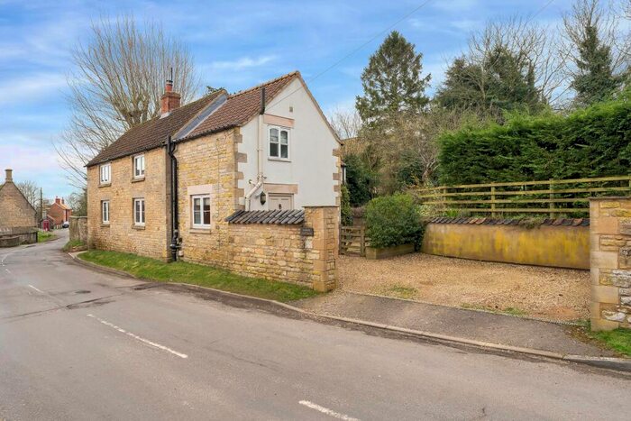 3 Bedroom Cottage For Sale In High Street, Castle Bytham, Grantham, NG33