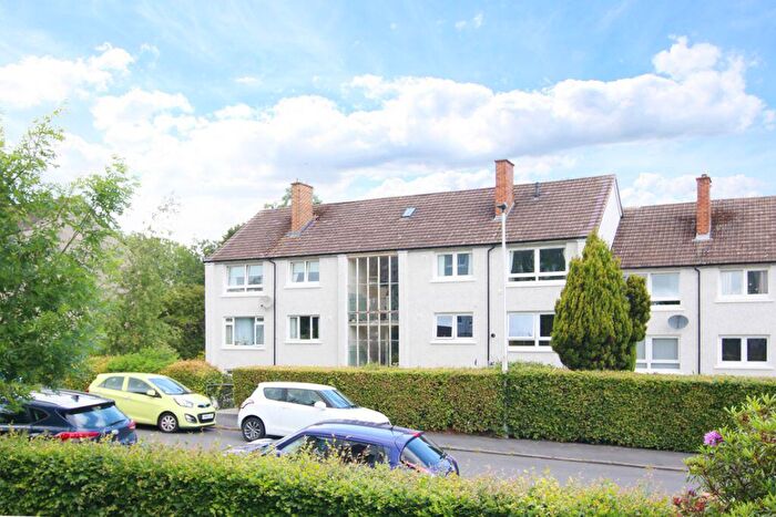 3 Bedroom Flat For Sale In / Oxgangs Farm Drive, Edinburgh, EH13