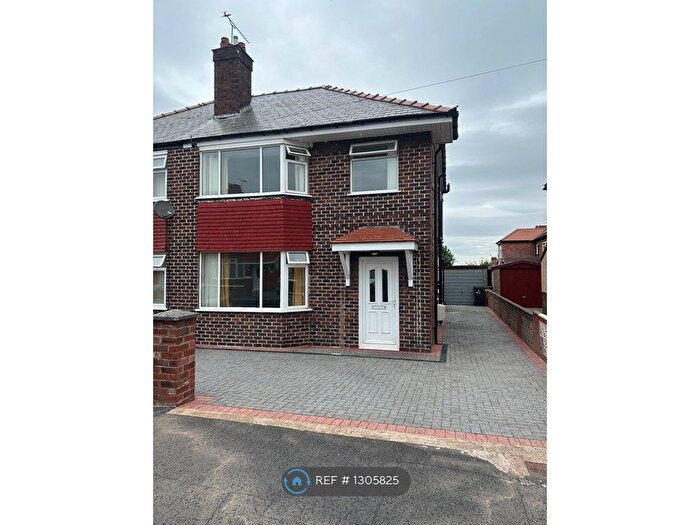 3 Bedroom Semi-Detached House To Rent In Taliesin Avenue, Shotton, Deeside, CH5