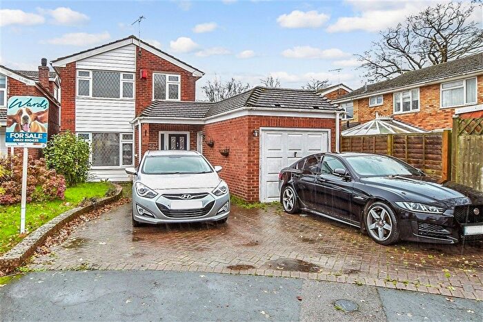 4 Bedroom Detached House For Sale In Knaves Acre, Headcorn, Ashford, Kent, TN27