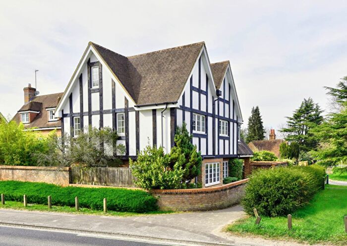 6 Bedroom Detached House For Sale In East Arms Place, Hurley, SL6