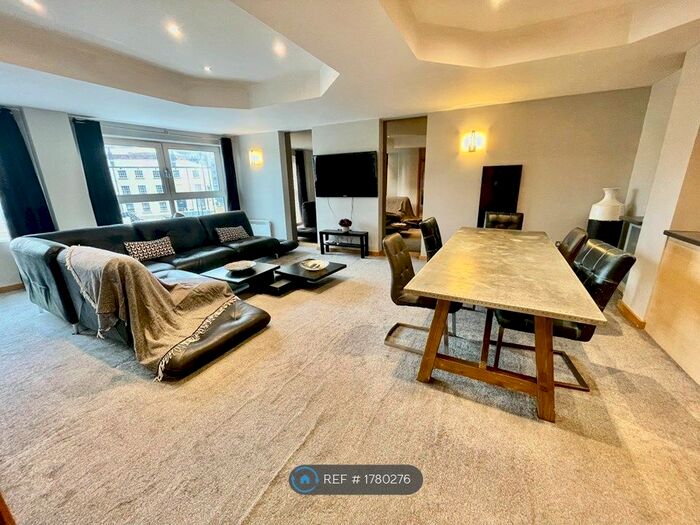 3 Bedroom Flat To Rent In Waterloo Street, Leeds, LS10