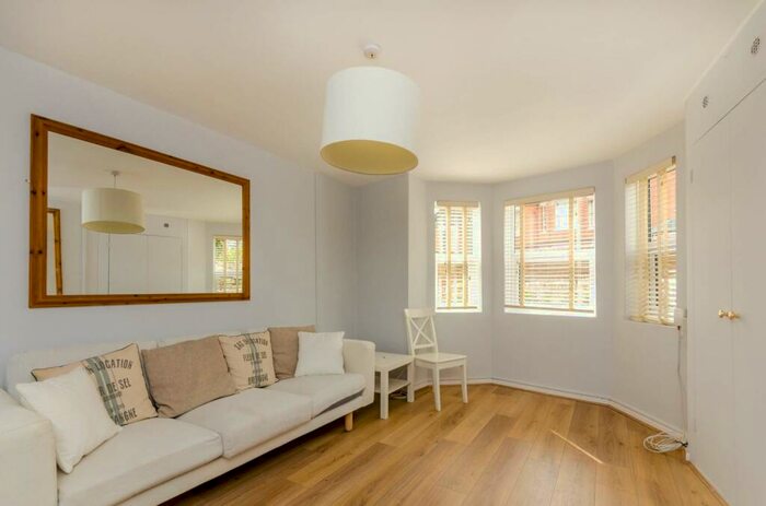 1 Bedroom Flat To Rent In Farnham Road, Guildford, GU2