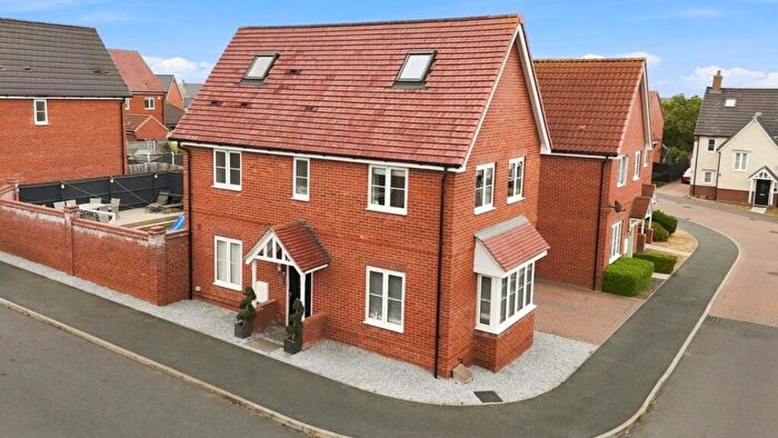 5 Bedroom Detached House For Sale In Bruton Link, Dunton Fields, Basildon, SS15