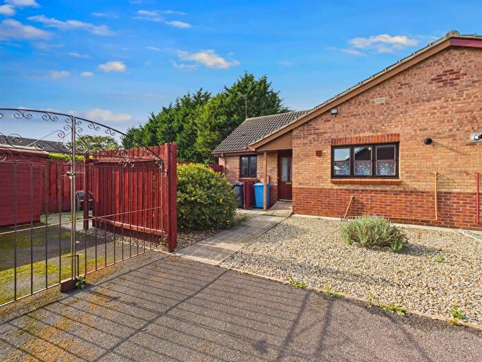 2 Bedroom Semi-Detached Bungalow For Sale In Oribi Close, Kingston Upon Hull, HU4