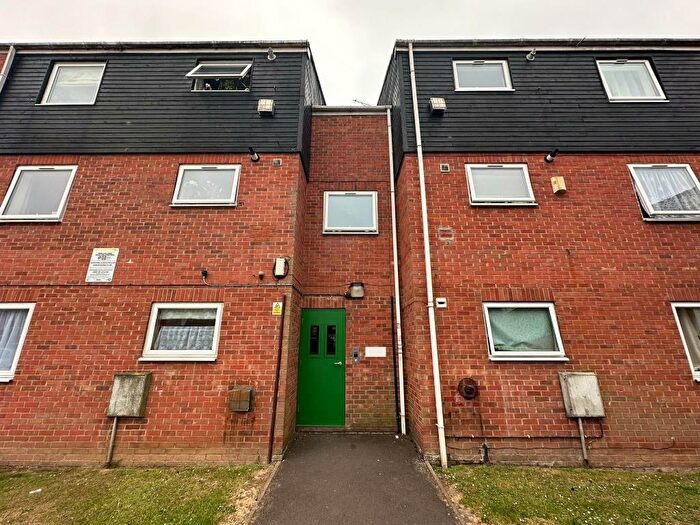 2 Bedroom Apartment To Rent In Slough, Berkshire, SL2