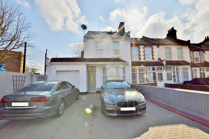 5 Bedroom End Of Terrace House To Rent In Richmond Street, Plaistow, London, E13