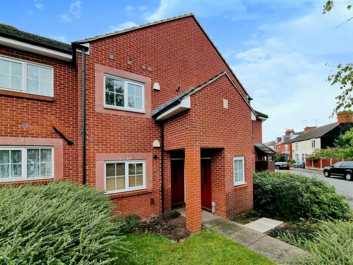 2 Bedroom Flat To Rent In Lawton Road, Rushden, NN10