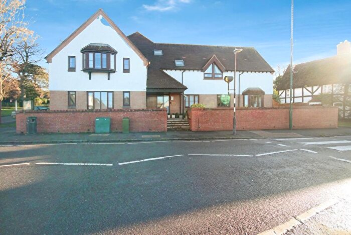 2 Bedroom Flat For Sale In Church Close, Leamington Spa, Warwickshire, CV31