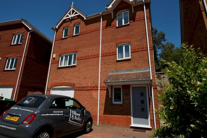 3 Bedroom Detached House To Rent In Coxheath Close, St. Leonards-On-Sea, TN38