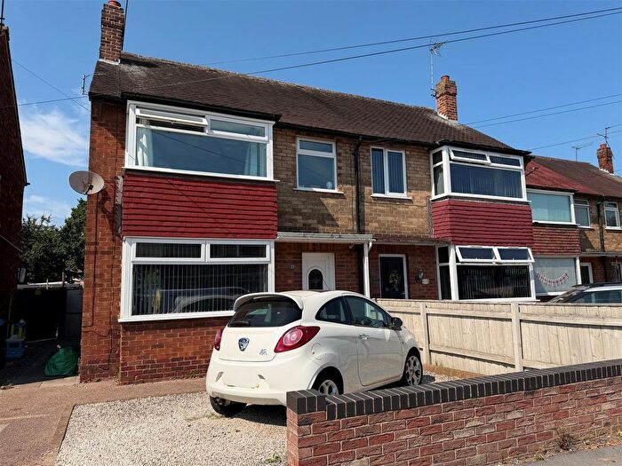 3 Bedroom Semi-Detached House For Sale In Wascana Close, Hull, HU4