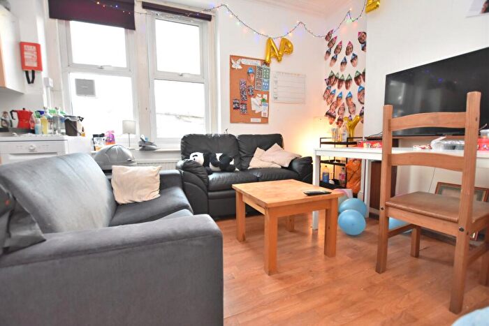 6 Bedroom Terraced House To Rent In Hampton Road, Redland, BS6