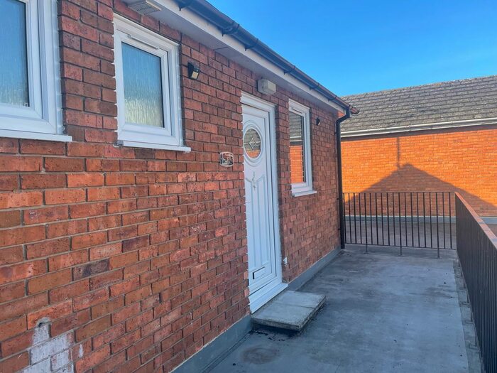 2 Bedroom Maisonette To Rent In Phelps Parade, Calne, SN11