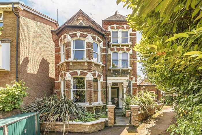 3 Bedroom Flat To Rent In Crescent Way, Brockley, SE4