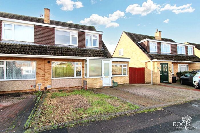 3 Bedroom Semi Detached House For Sale In Crowfield Drive, Thatcham, Berkshire, RG19