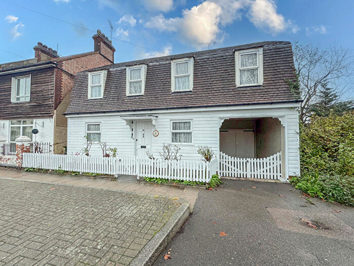 4 Bedroom Cottage For Sale In South Street, Rochford, SS4