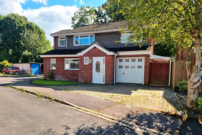 4 Bedroom Detached House To Rent In Chandlers Ford, SO53