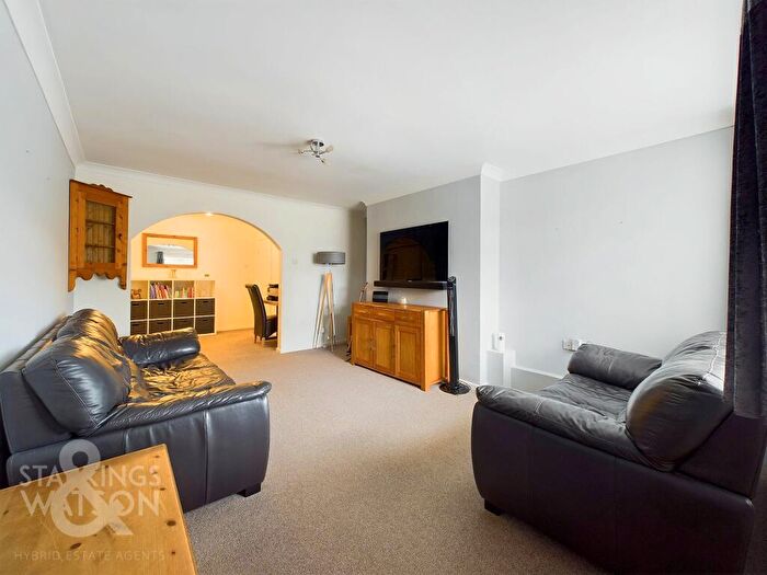 3 Bedroom Detached Bungalow For Sale In Woodbastwick Road, Blofield Heath, Norwich, NR13