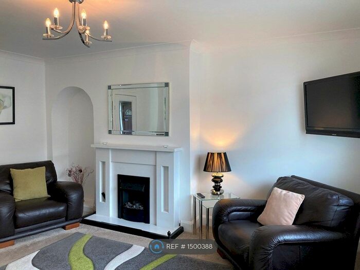 2 Bedroom Terraced House To Rent In Morven Avenue, Glasgow, G72