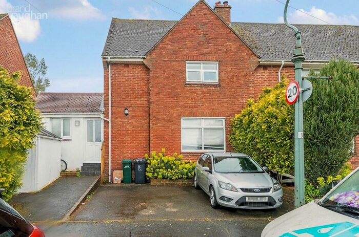 4 Bedroom Semi-Detached House To Rent In Henfield Way, Hove, East Sussex, BN3