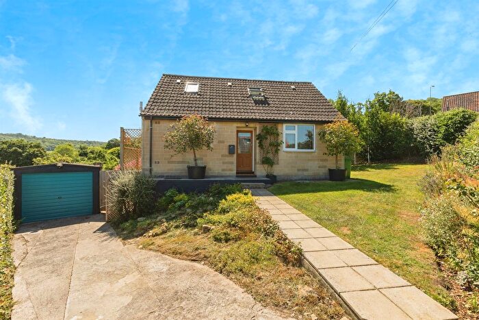 3 Bedroom Bungalow For Sale In Holcombe Close, Bathampton, Bath, BA2
