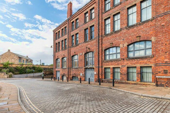 3 Bedroom Apartment To Rent In Wellington Street, Gateshead Quayside, Tyne And Wear, NE8