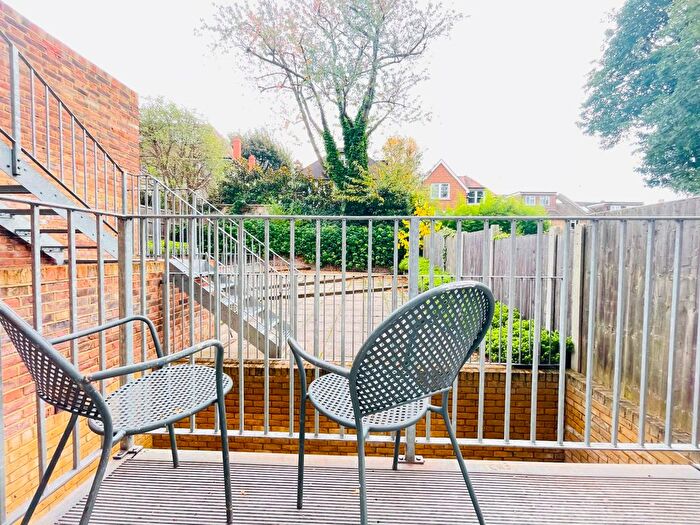 2 Bedroom Flat To Rent In Archway Road, London, N6