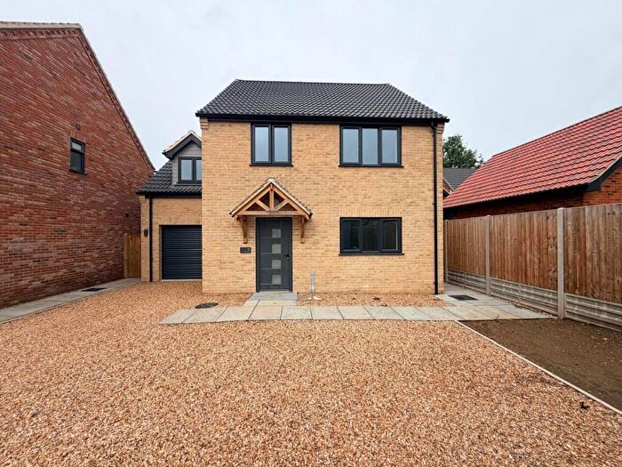 4 Bedroom Detached House To Rent In Academy Close, Necton, PE37