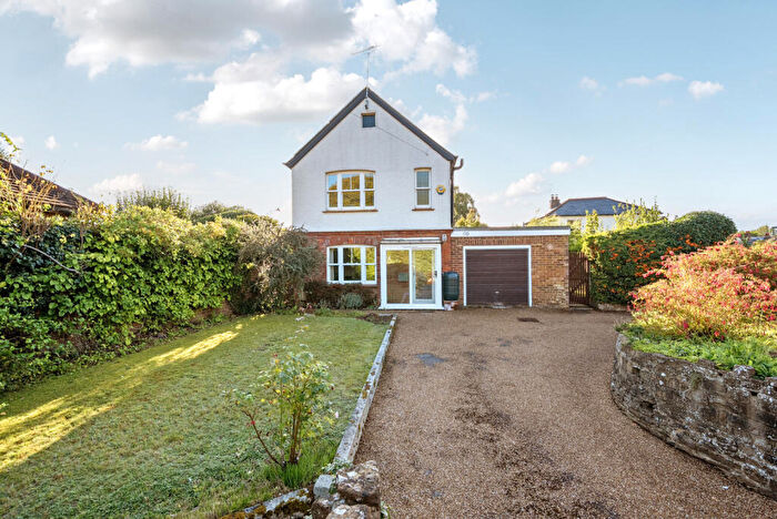 3 Bedroom Detached House For Sale In Busbridge Lane, Busbridge, Godalming, GU7