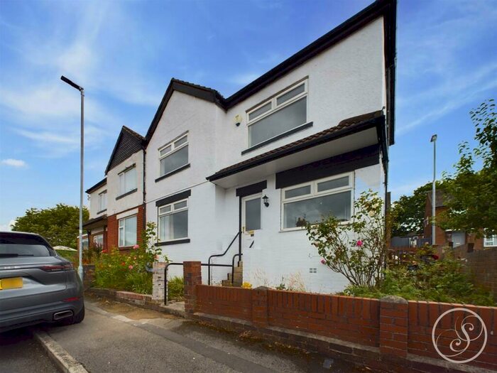 3 Bedroom Semi-Detached House To Rent In Washington Place, Leeds, LS13