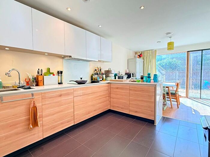 4 Bedroom Semi-Detached House To Rent In Royal Way, Trumpington, CB2