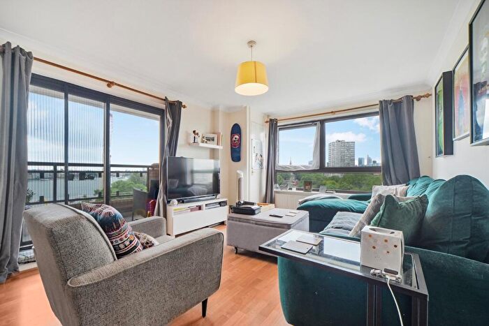 1 Bedroom Flat For Sale In Free Trade Wharf, Wapping, London, E1W