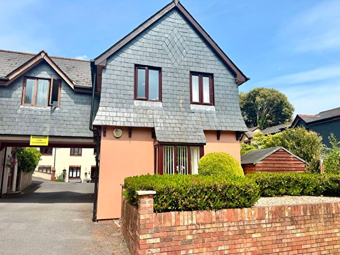 2 Bedroom Link Detached House For Sale In Stonelands Bridge, Dawlish, EX7