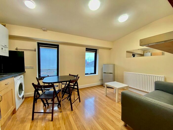 2 Bedroom Flat To Rent In Dorset Road, Vauxhall, SW8