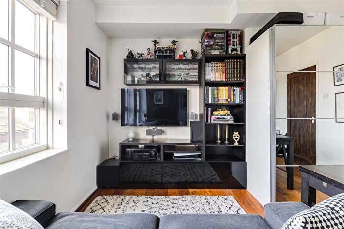 Apartment To Rent In Wilmot Street, Bethnal Green, London, E2