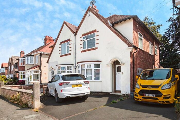 3 Bedroom Semi-Detached House For Sale In St. Johns Road, Wirral, CH62