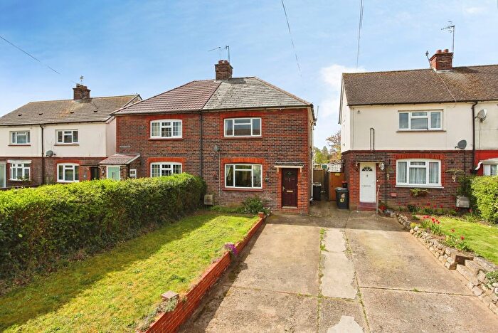 3 Bedroom Semi Detached House For Sale In Carpenters Lane, Hadlow, Tonbridge, Kent, TN11