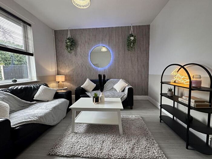 4 Bedroom House To Rent In Junction Street, California, Nottingham, Derbyshire, DE1