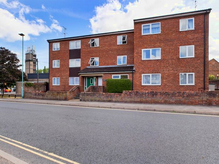 1 Bedroom Flat To Rent In Bartholomew House, Oldbury Road, Tewkesbury, GL20