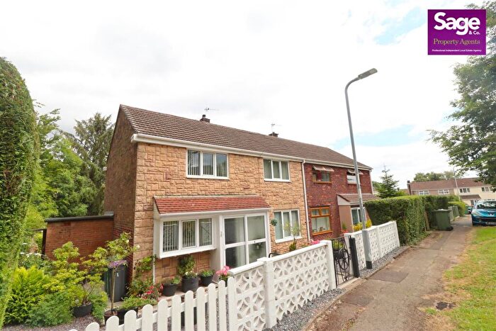 4 Bedroom Semi-Detached House For Sale In Barnfield Place, Pontnewydd, Cwmbran, NP44