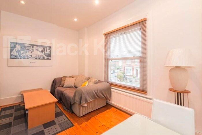 3 Bedroom Flat To Rent In Alexandra Road, Turnpike Lane, N8