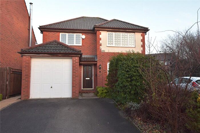 4 Bedroom Detached House For Sale In Woodlea Drive, Meanwood, Leeds, LS6