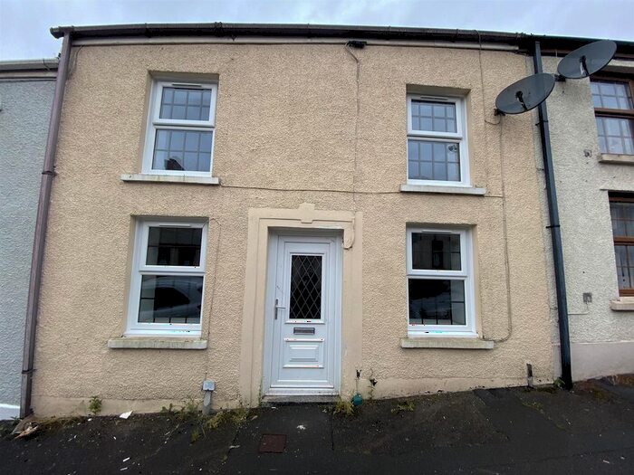 3 Bedroom Property To Rent In Long Row, Felinfoel, Llanelli, SA15