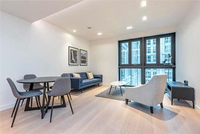 1 Bedroom Flat To Rent In Lincoln Apartments, Portugal Street, Holborn, London, WC2A
