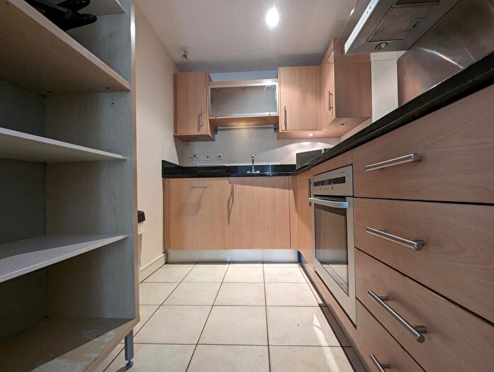 3 Bedroom Flat To Rent In William Road, Euston, London, NW1